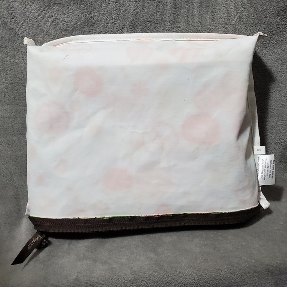 Thirty One Zipper Pouch Apple Blossum 12" wide x 9" tall with 2.5" base - Picture 7 of 16